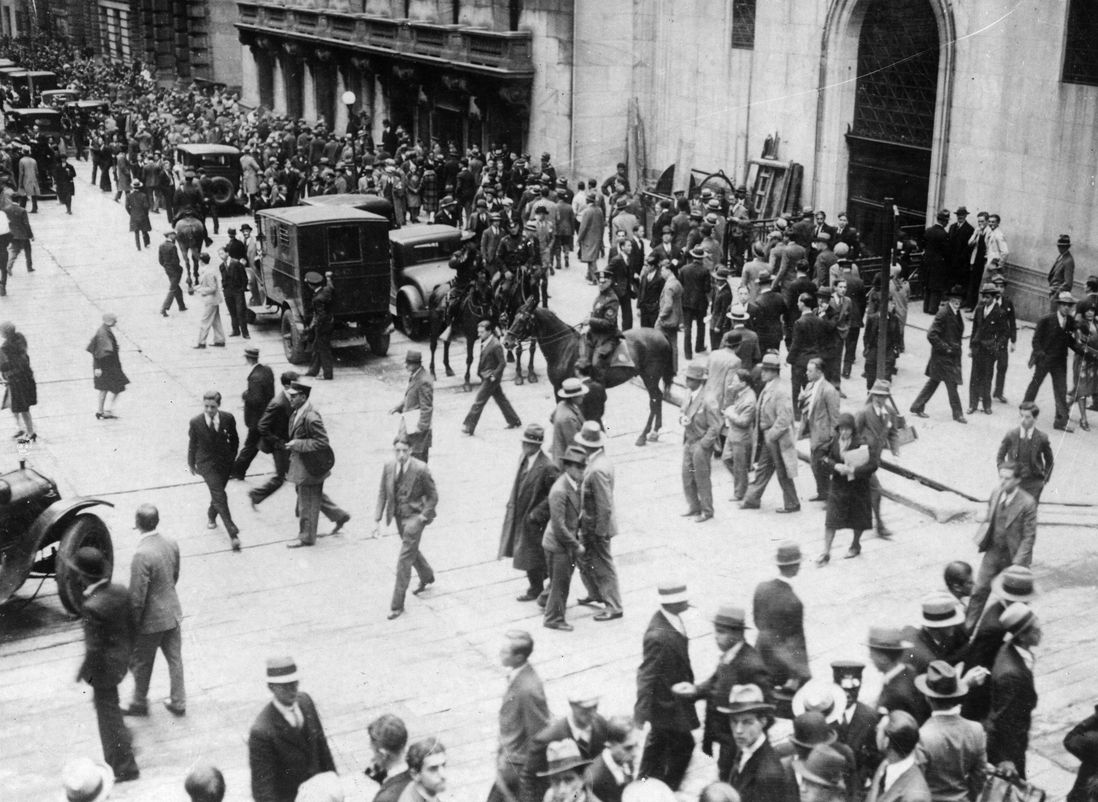 Following the announcement of the New York stock market crash, angry investors are arrested by the mounted police.<br/>